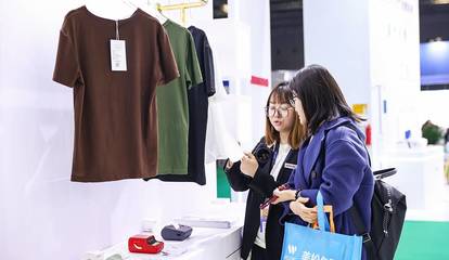 精臣攜多款智能標簽打印產品亮相2024CHINASHOP中國零售展，引領零售服裝行業數字化轉型