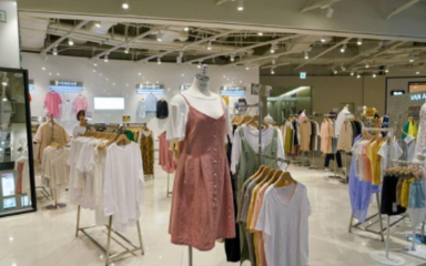 20平米服裝店月入20萬 美女老板的零售突圍術(shù)